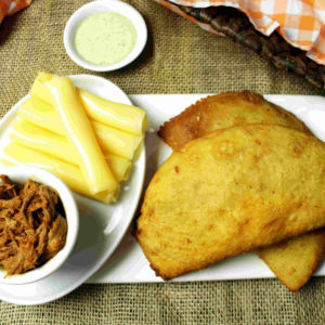 Empanada de mechada con queso