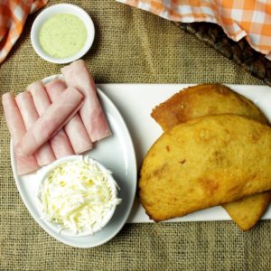 Empanada de jamón y queso